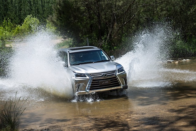 Lexus Lx photo 2