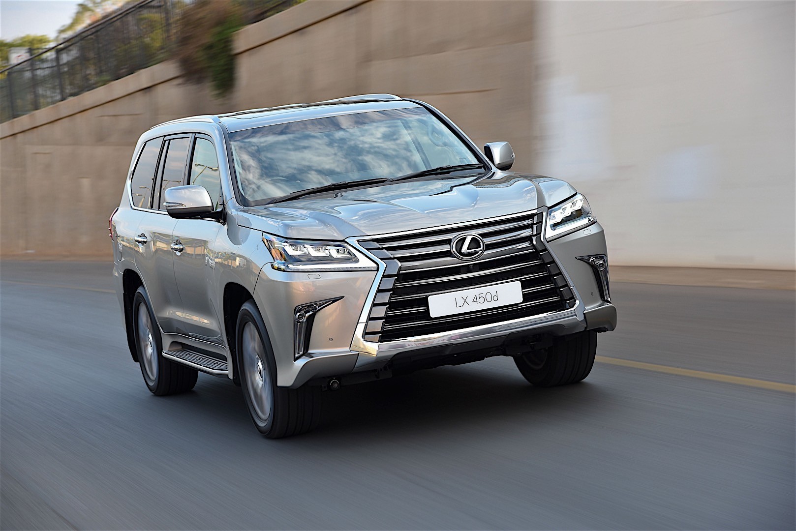 Lexus Lx photo 6