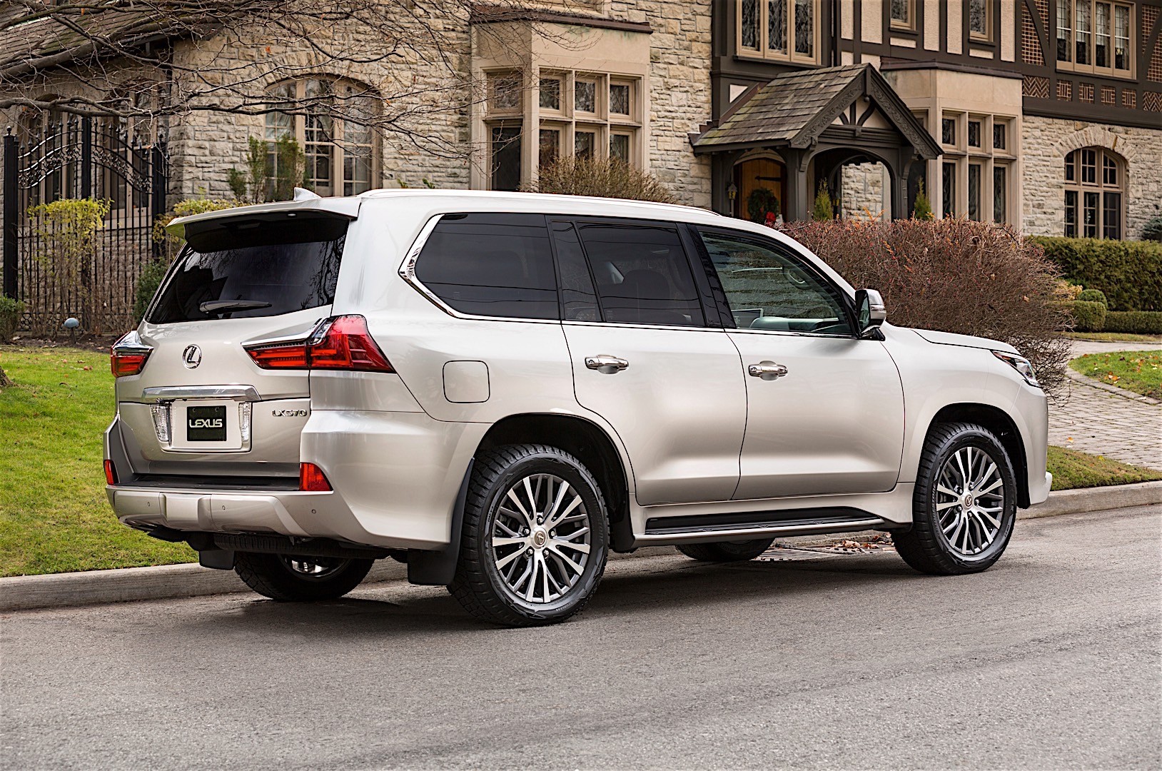 Lexus Lx photo 10