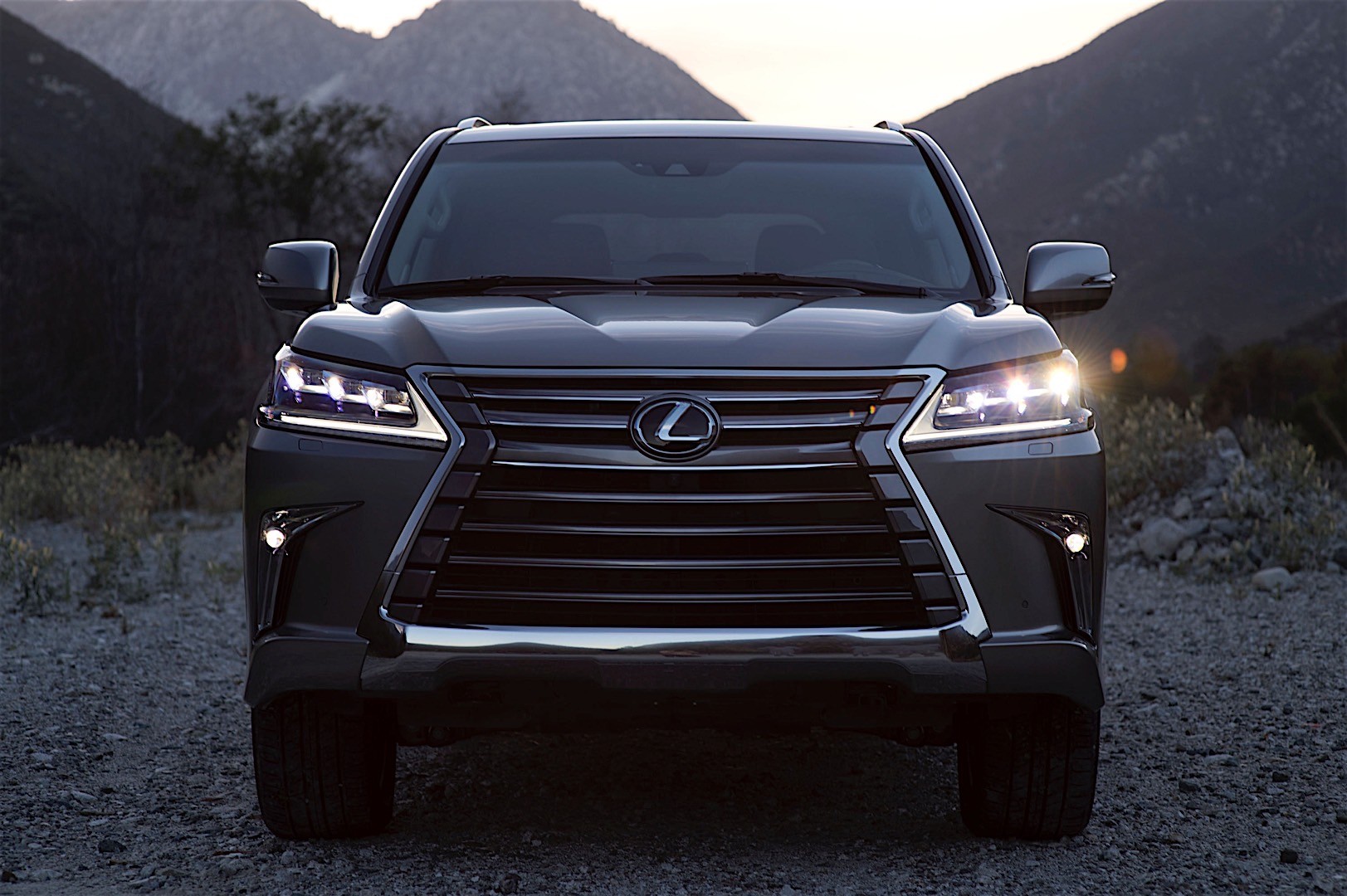 Lexus Lx photo 11