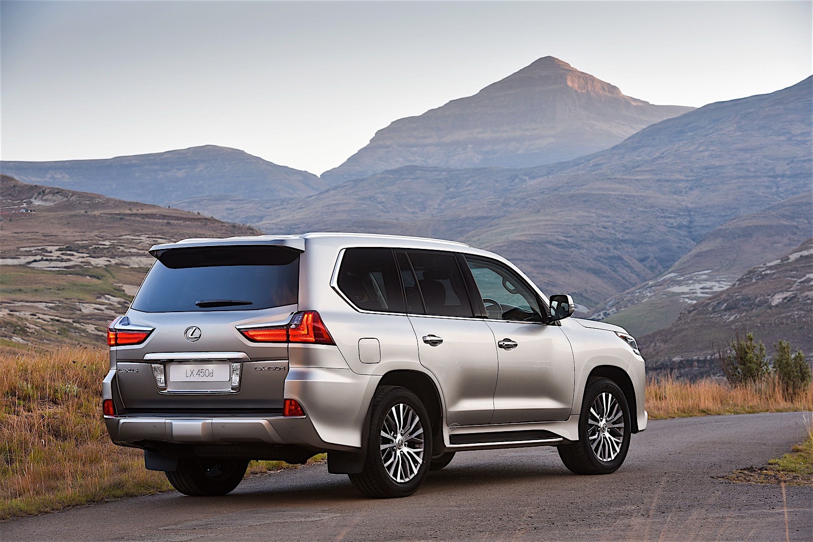 Lexus Lx photo 39