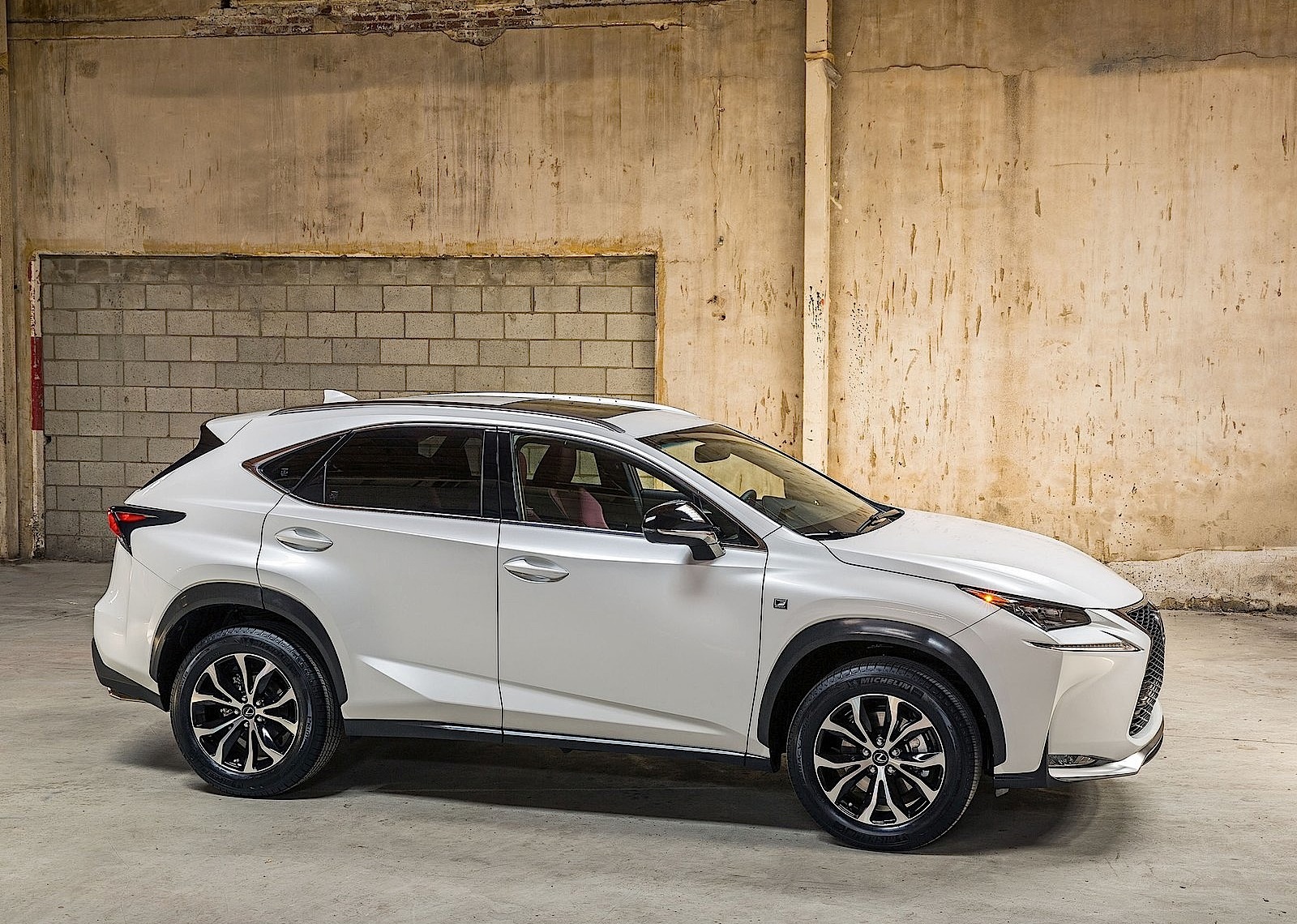 Lexus Nx photo 2