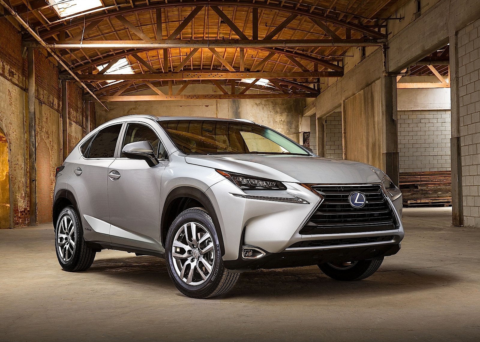 Lexus Nx photo 14