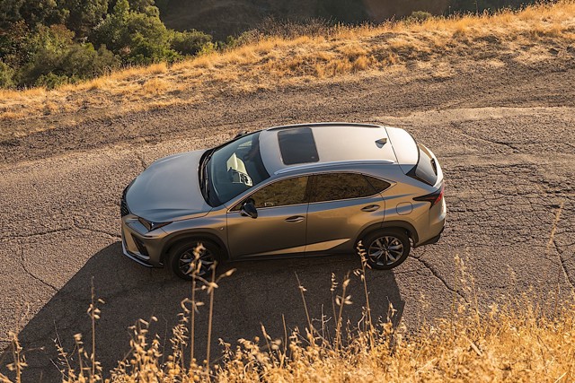 Lexus Nx photo 10