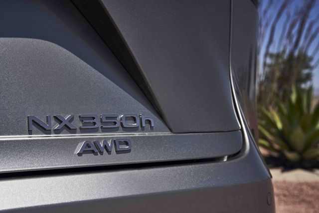 Lexus Nx photo 12