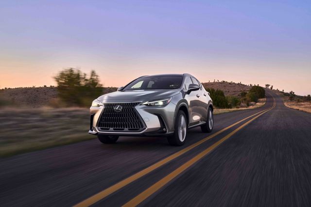 Lexus Nx photo 14