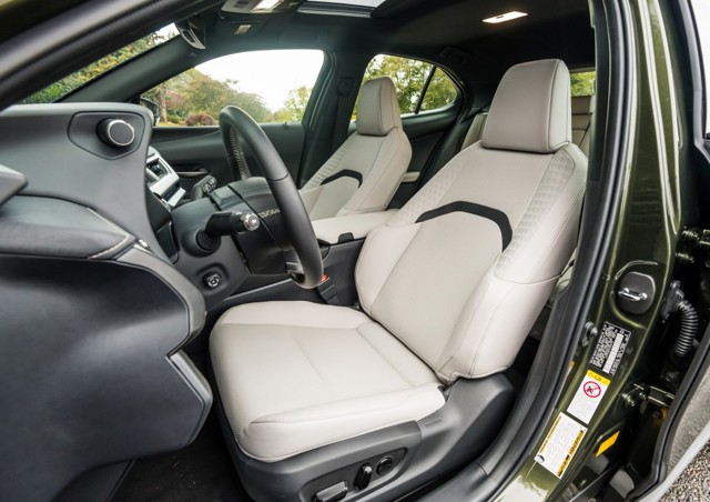 Lexus Ux photo 95