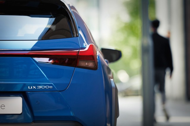 Lexus Ux photo 80