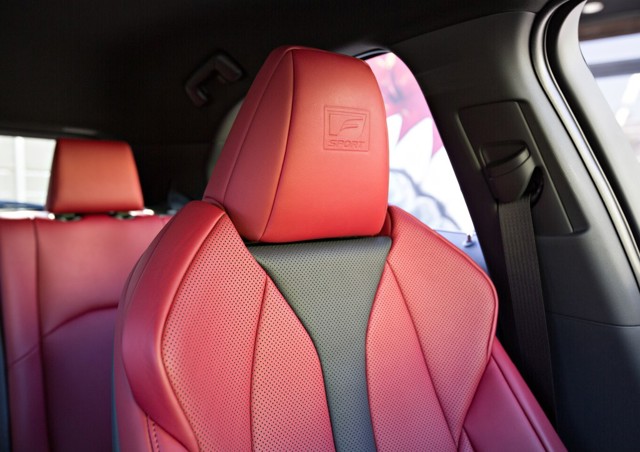 Lexus Ux photo 100
