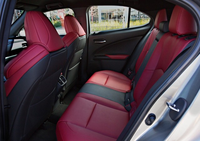 Lexus Ux photo 101