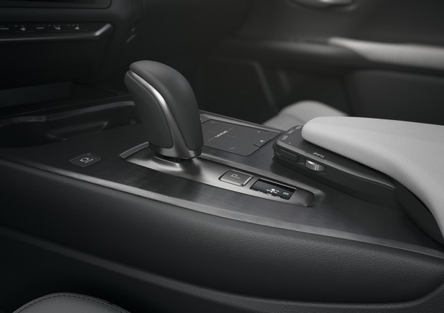 Lexus Ux photo 104