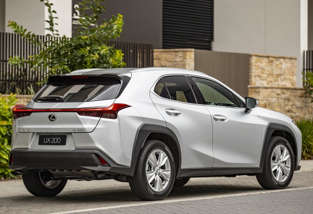 Lexus Ux photo 14