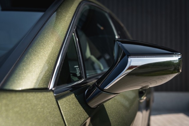 Lexus Ux photo 15