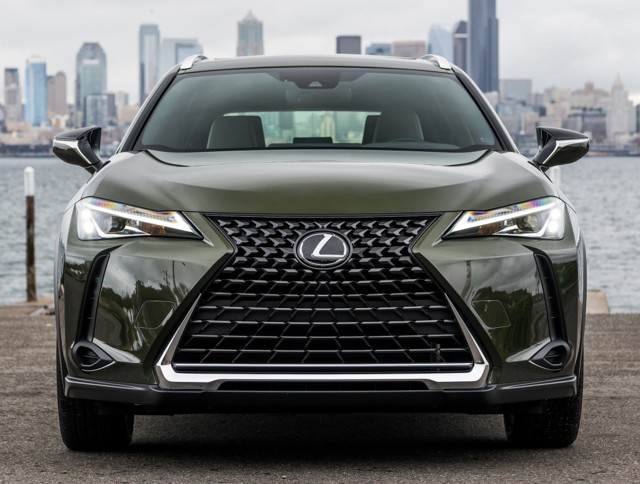 Lexus Ux photo 16