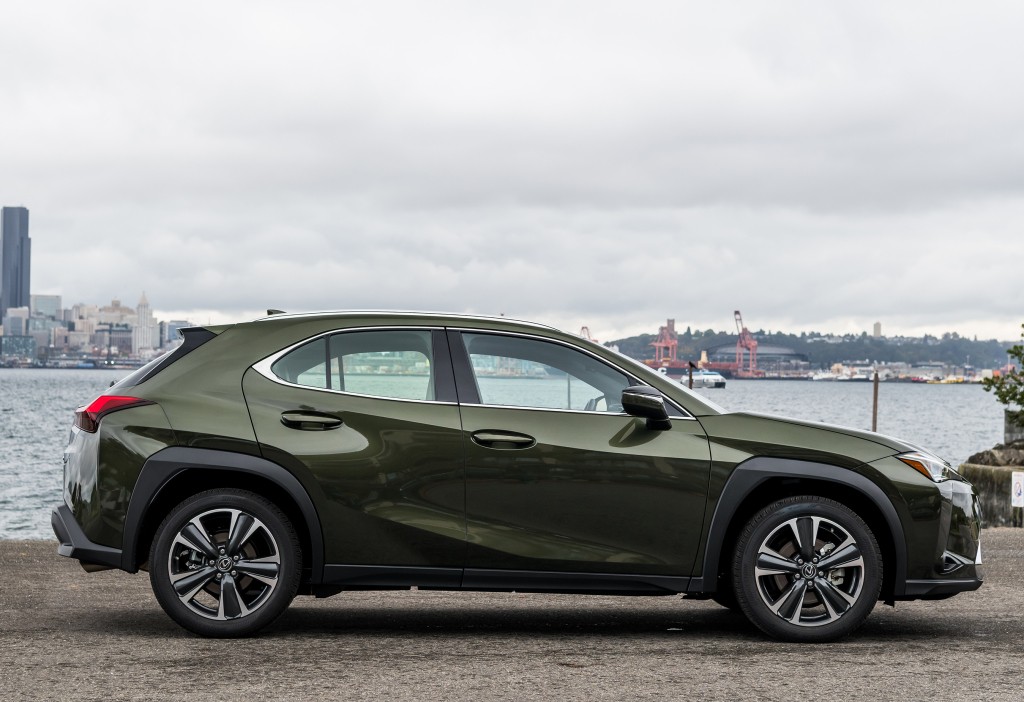 Lexus Ux photo 23