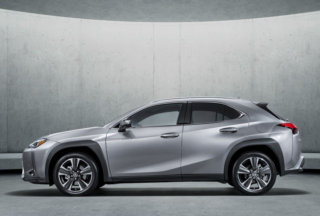 Lexus Ux photo 24