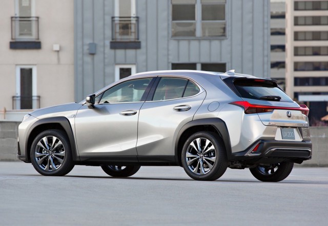 Lexus Ux photo 40