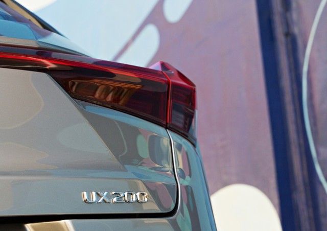 Lexus Ux photo 58