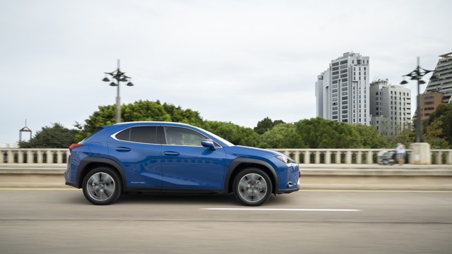 Lexus Ux photo 79
