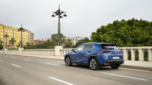 Lexus Ux photo 80