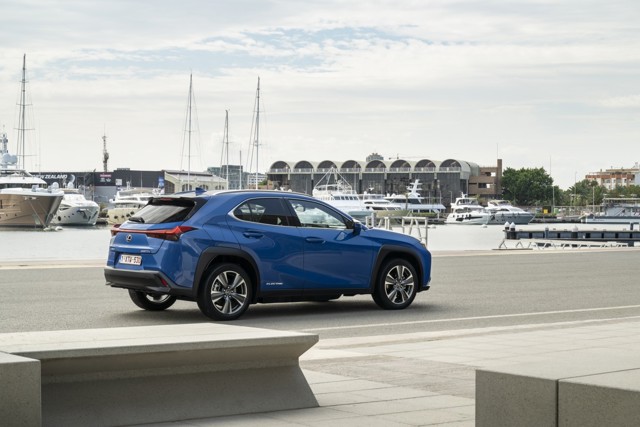Lexus Ux photo 93