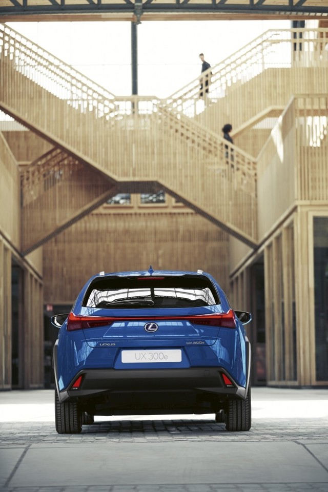Lexus Ux photo 102