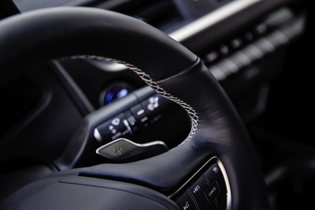 Lexus Ux photo 160