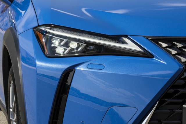 Lexus Ux photo 7