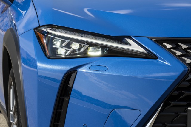 Lexus Ux photo 8