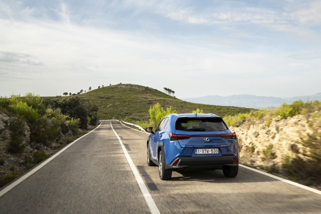 Lexus Ux photo 27