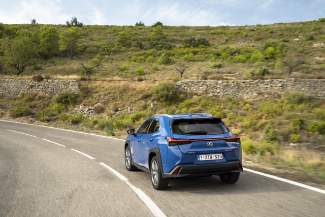 Lexus Ux photo 28