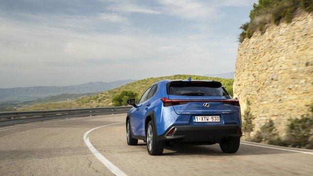 Lexus Ux photo 30