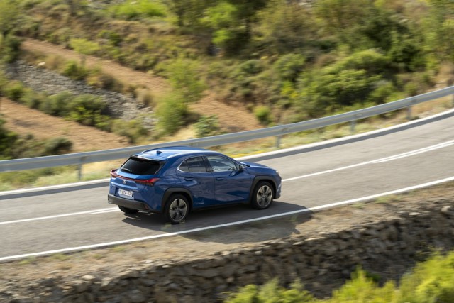 Lexus Ux photo 39