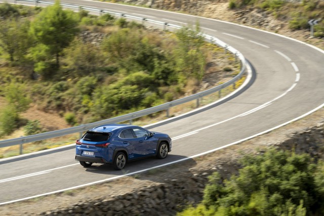 Lexus Ux photo 40