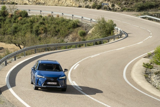 Lexus Ux photo 41