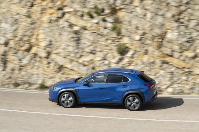 Lexus Ux photo 44
