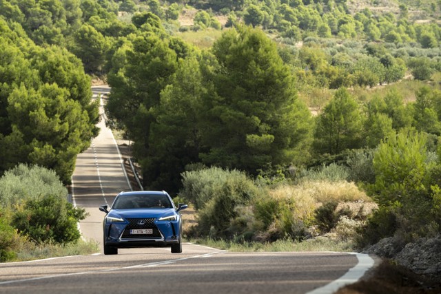 Lexus Ux photo 45