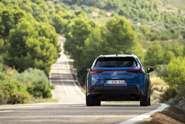 Lexus Ux photo 47