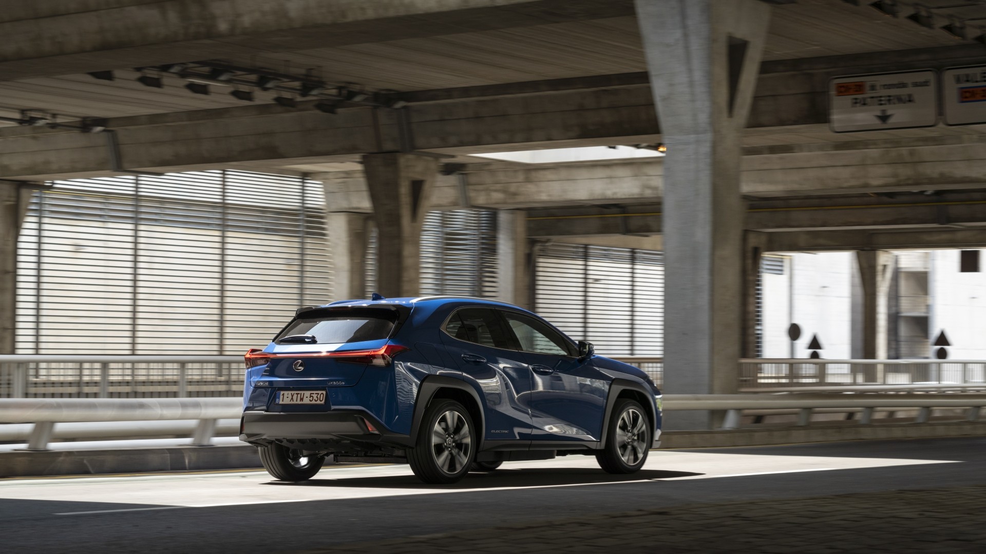 Lexus Ux photo 57