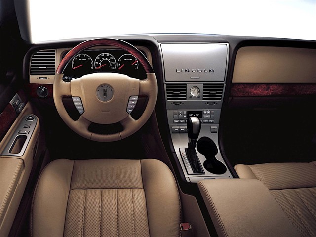 Lincoln Aviator photo 24