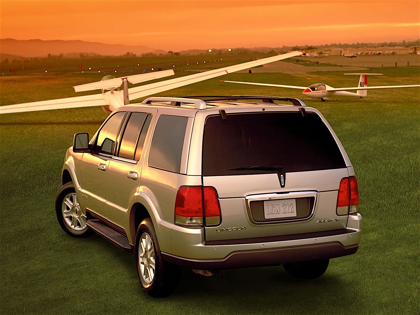 Lincoln Aviator photo 11