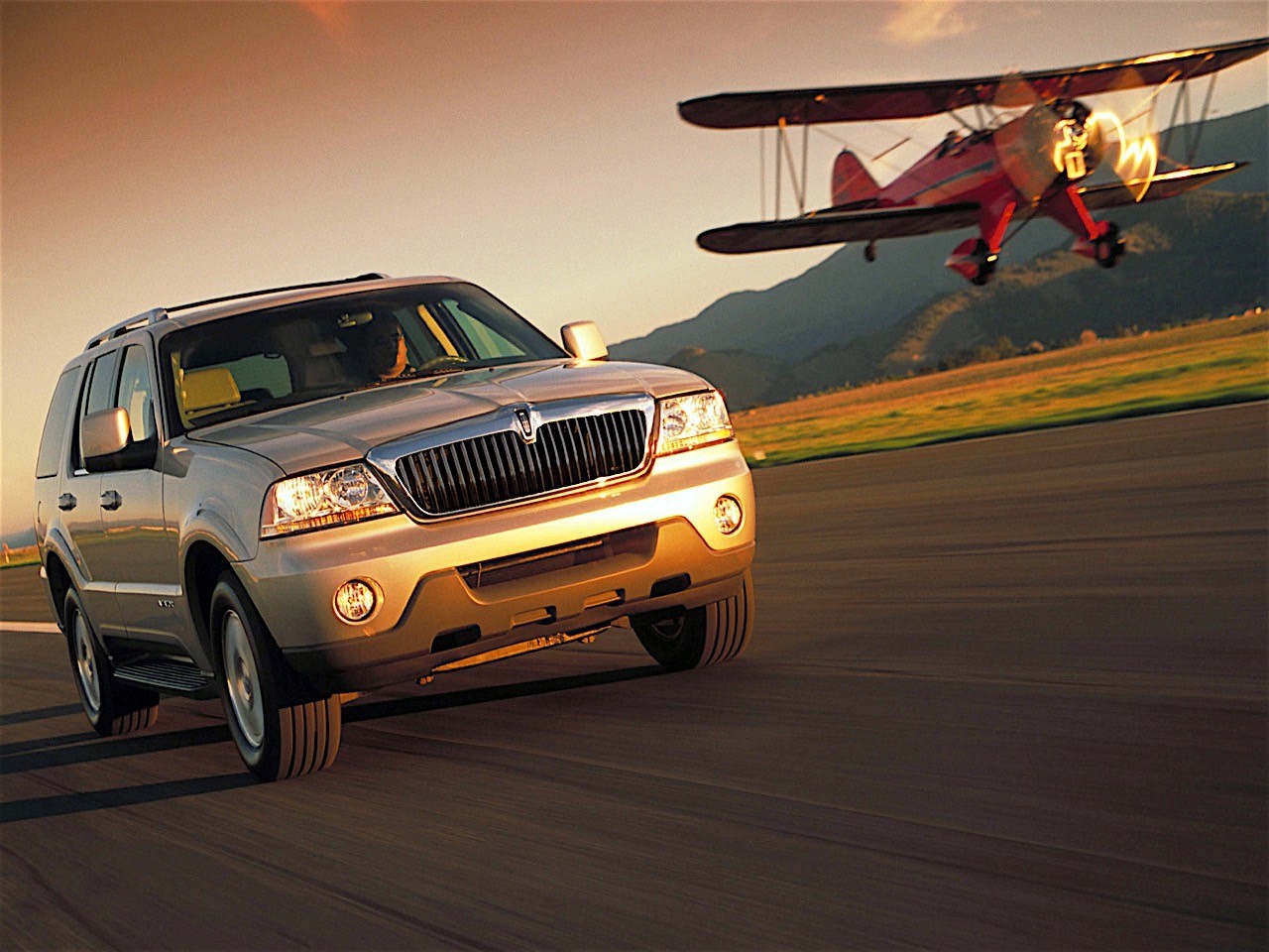 Lincoln Aviator photo 13