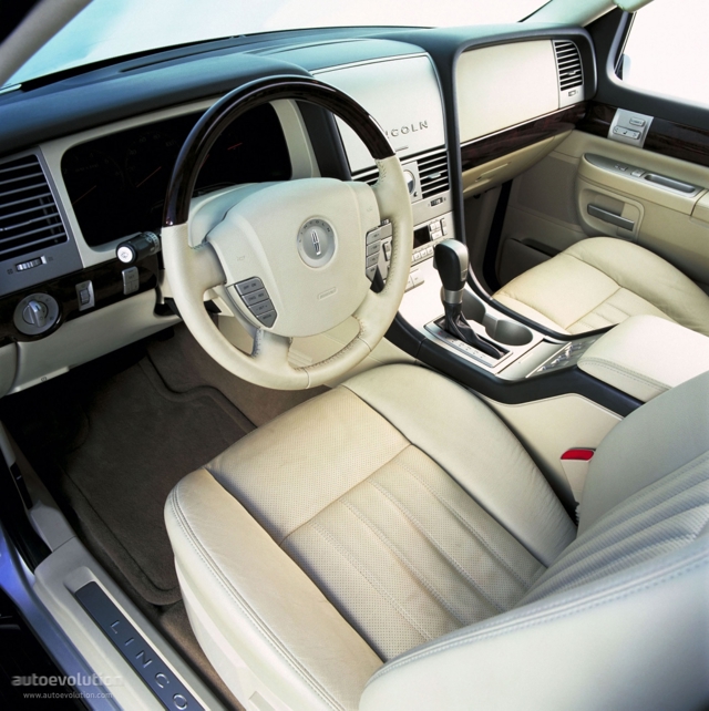 Lincoln Aviator photo 19