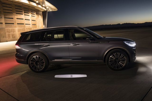 Lincoln Aviator photo 7