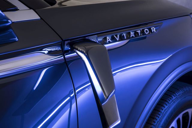 Lincoln Aviator photo 10