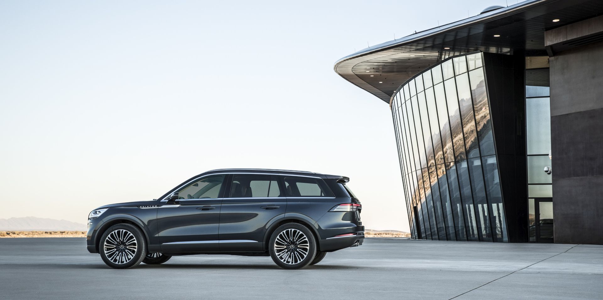 Lincoln Aviator photo 12