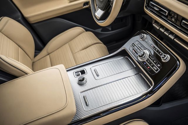 Lincoln Aviator photo 108