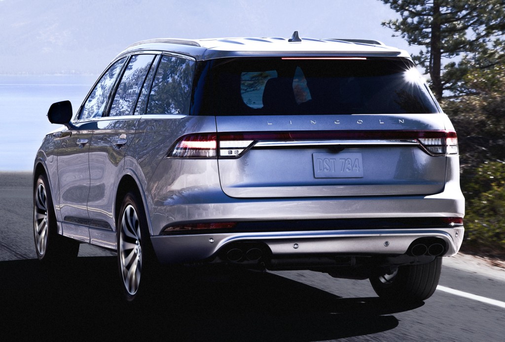 Lincoln Aviator photo 24