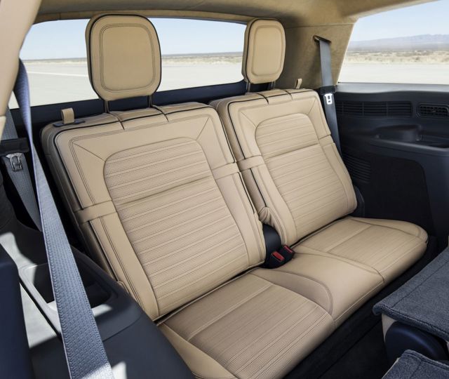 Lincoln Aviator photo 109
