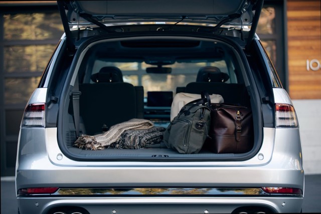 Lincoln Aviator photo 111